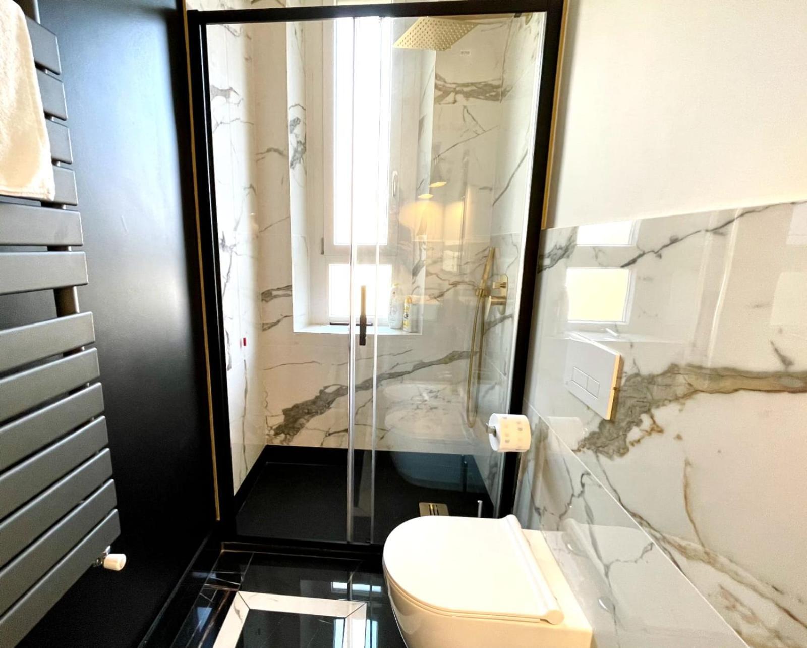 Charming Rooms Loreto 8 Милано Екстериор снимка